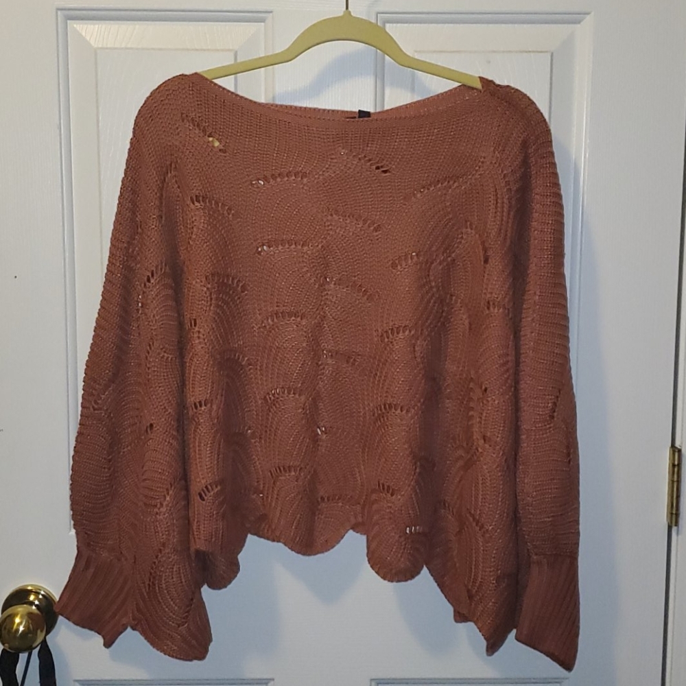 🏷 MAKE AN OFFER!!  Knit pullover